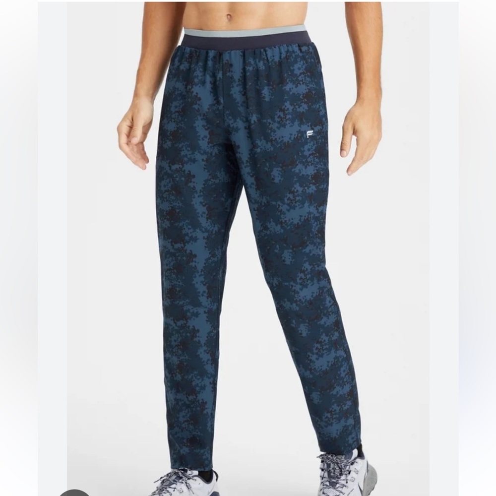 Fabletics Men’s The Fundamental Pant Size Small